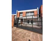 En venta duplex en Luque Barrio Loma Merlo
