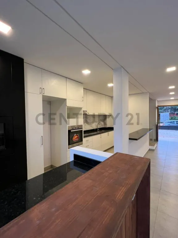 En venta duplex estilo toscano en Luque — foto 2
