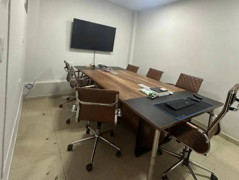 EN VENTA AMPLIA OFICINA EN ZONA RECOLETA — Foto 2