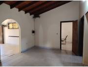 Alquilo casa 3 dorm B° Mbokajaty - Ñemby