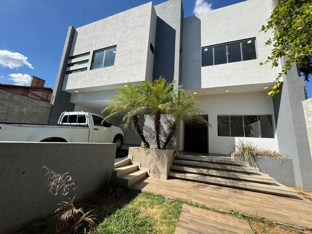 Vendo Lujosa Residencia en barrio Nazareth — foto 3