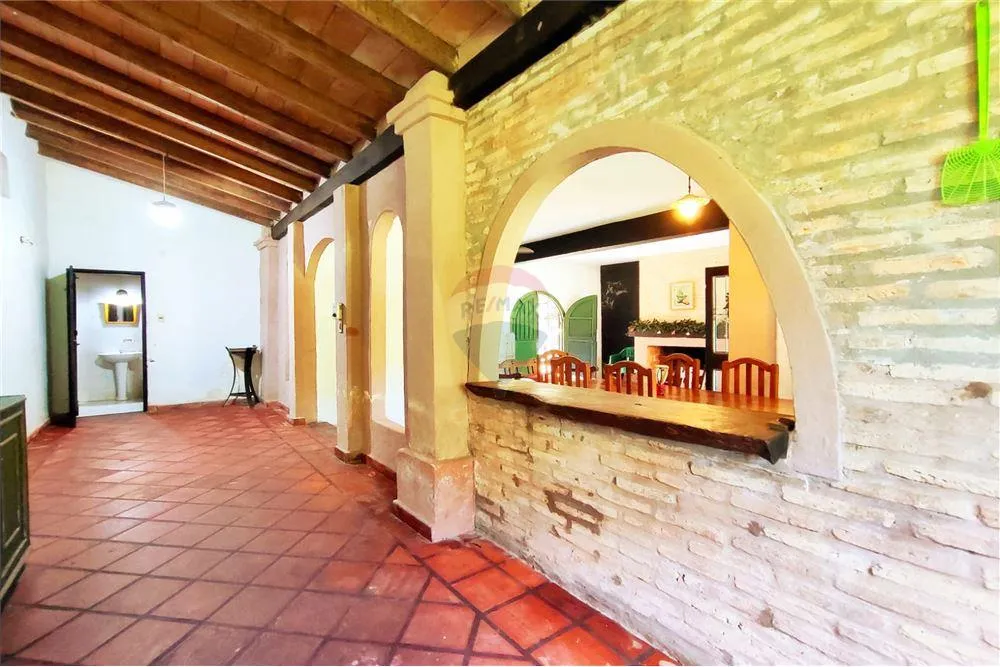 VENDO CASA ESTILO COLONIAL EN AREGUA — foto 3