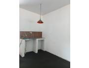 ALQUILO SALON COMERCIAL/VIVIENDA ZONA LAGUNA GRANDE COD 1009