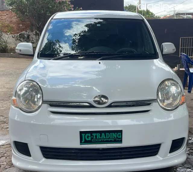 Toyota Sienta 2009 — foto 3