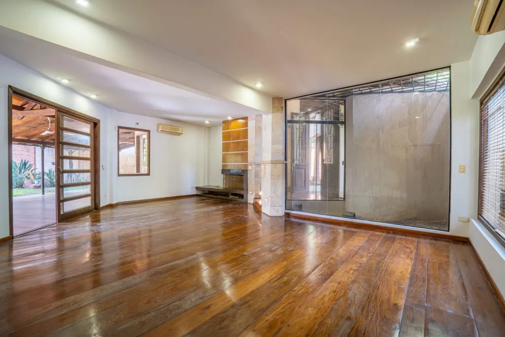 VENDO RESIDENCIA EN FERNANDO DE LA MORA, ZONA NORTE COD 5886 — foto 2