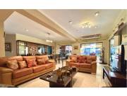 VENDO CASA LUJOSA C/4 HAB.SUITE, PISCINA AMPLIOS ESPACIOS Y TERRENO EN VILLA AURELIA