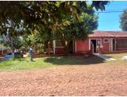 VENDO CASA EN ESQUINA EN ARROYO PORÃ: 4 habitaciones y 1 baño