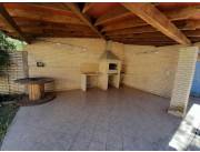 CASA CON PISCINA EN MARIANO ROQUE ALONSO