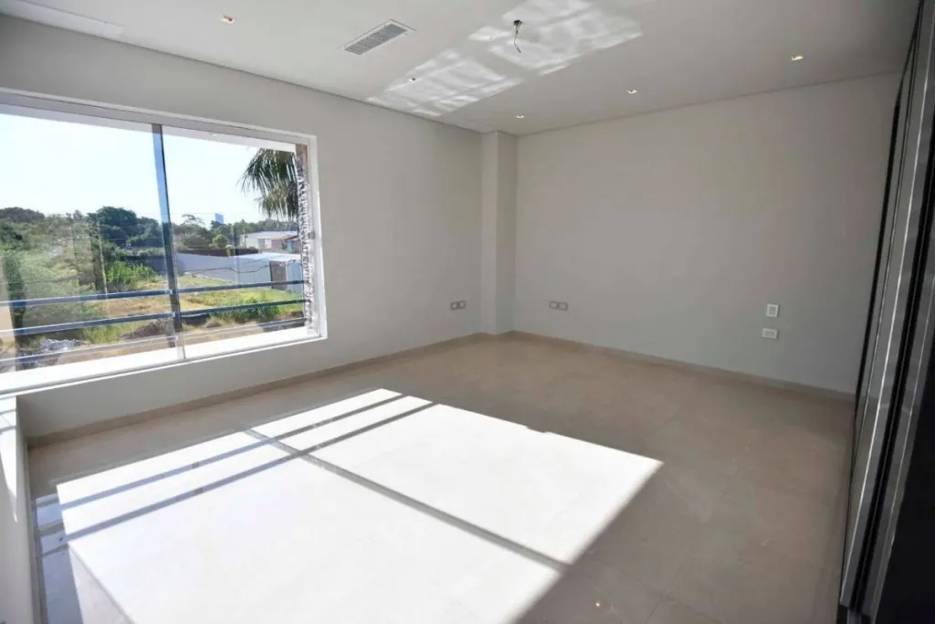 ¡EN ALQUILER! Casa de 4 dormitorios - Zona CITColegio Trinity — foto 2