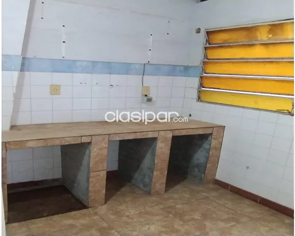 Esquina Remato Super Oferta Hermosa Casa Barrio Mburicao. Cerca Del Seminario — foto 2