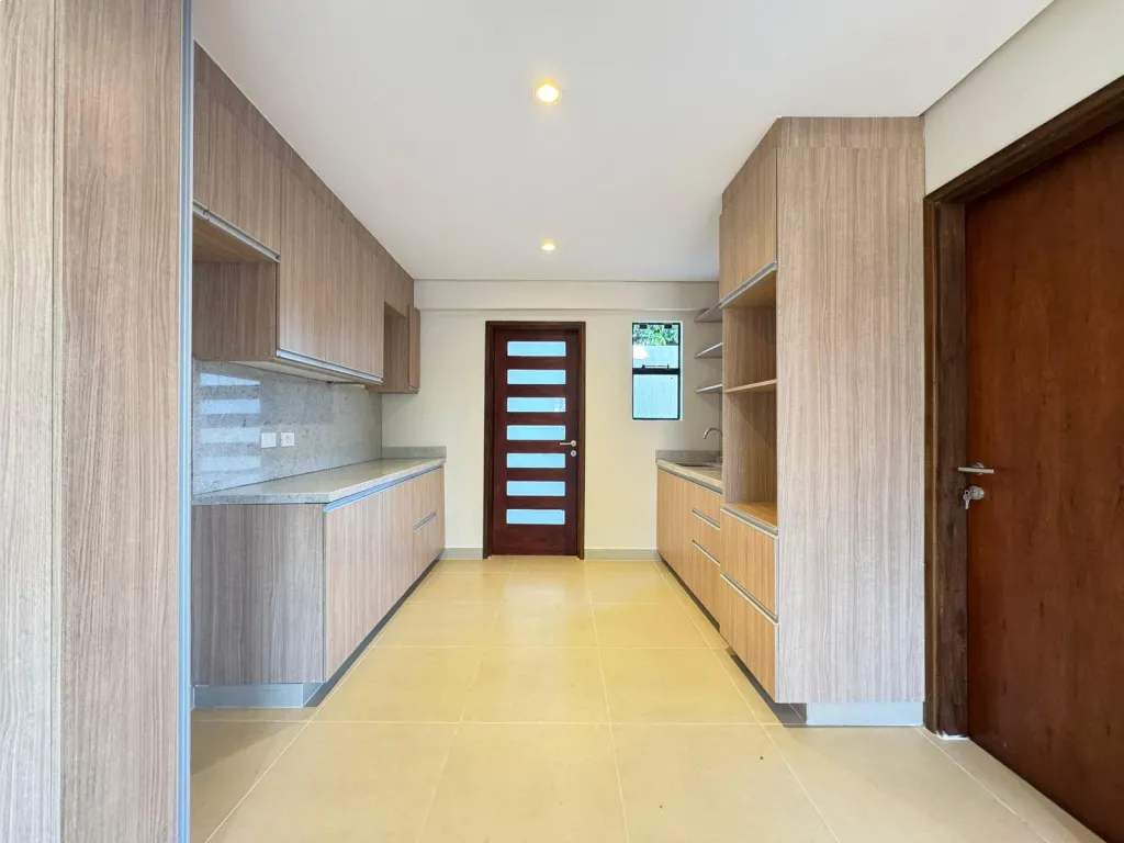EN VENTA DUPLEX EN CUARTO BARRIO DE LUQUE — foto 3