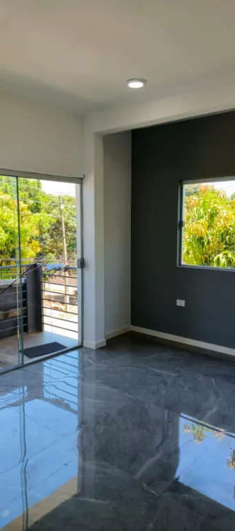 Vendo HERMOSA casa domitizada en Ñemby barrio Salinas — foto 2