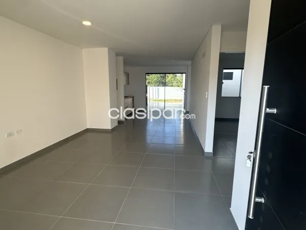 VENDO DUPLEX A ESTRENAR EN LUQUE - BARRIO BELLA VISTA 11933 — foto 3