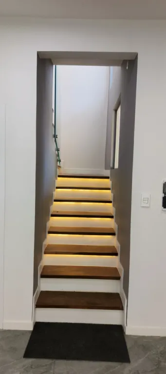 Vendo casa domotizada a ESTRENAR en Ñemby barrio Salinas — foto 2