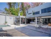 Vendo Lujosa Residencia en Lambare