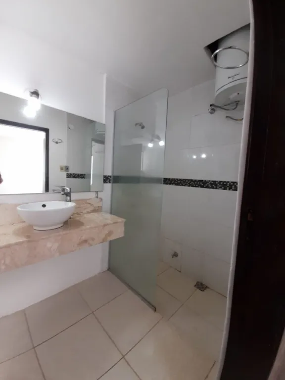 ALQUILO HERMOSO DUPLEX EN LUQUE TERCER BARRIO COD 2749 — фото 2