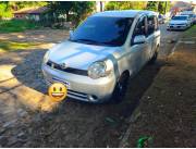 Toyota Sienta impecable sin detalles uso particular