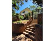 ALQUILO TRIPLEX EN COLINAS DEL GOLF, LAMBARE COD 6108