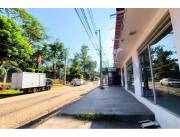 VENDO CASA CON SALON FRENTE A FABRICA MAZZEI