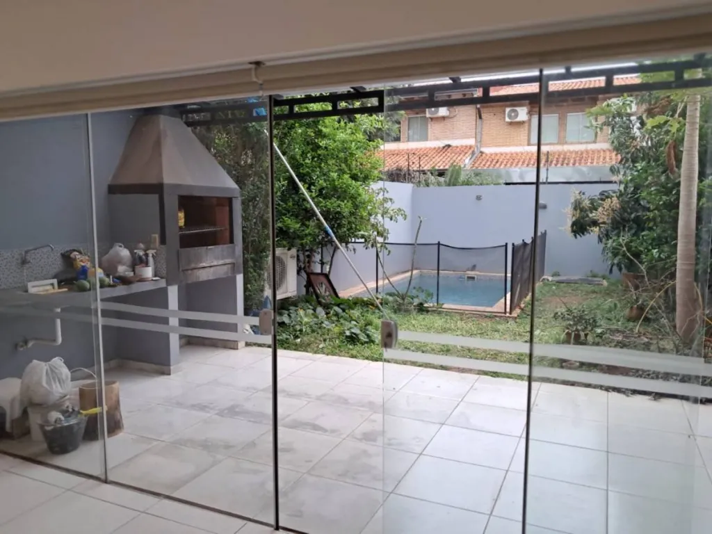 Vendo Dúplex Con Piscina en Zona Plaza Madero - Luque — foto 2