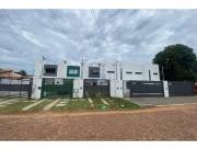 Triplex en venta en Zona Laguna Grande, a cuadras de Mcal.López