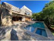 ALQUILO AMPLIA CASA 3 DORMITORIOS EN SAN BERNARDINO ZONA ANFITEATRO