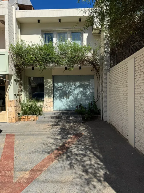 EN ALQUILER – LOCAL PARA USO COMERCIAL o CAFETERÍA- BARRIO VILLA MORRA COD 6156 — foto 3