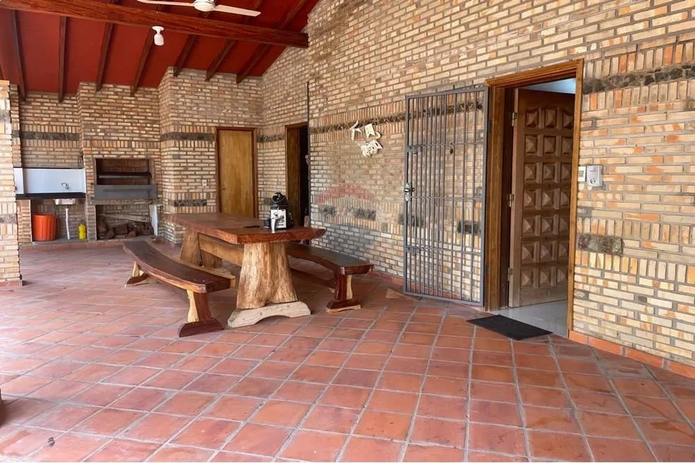 VENTA DE CASA MODERNA EN J. A. SALDIVAR - 316M2 — foto 2