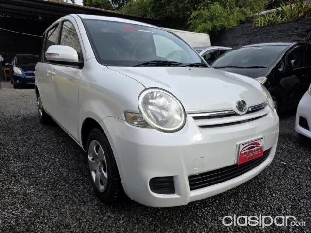 Toyota Sienta 2008 - foto 2