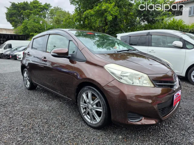 Toyota Vitz 2012 — foto 3