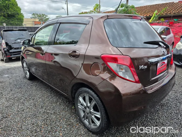 Toyota Vitz 2012 — foto 5