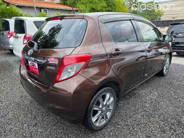 Toyota Vitz 2012 — foto 6