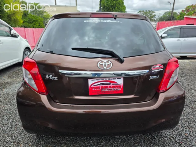 Toyota Vitz 2012 — foto 7