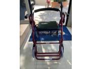 Andador Rollator con posapiés