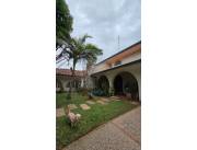 VENDO RESIDENCIA EN LOS LAURELES, ASUNCION COD 6164