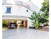 En venta residencia en Barrio Vista Alegre - Asunción