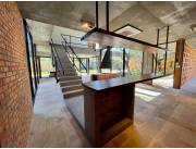 Alquilo/ Vendo imponente propiedad a estrenar en el Yacht y Golf Club Paraguayo