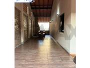 VENDO CASA C/PISCINA EN LAMBARE-BO.MBACHIO I A 400 MTRS AVDA.CACIQUE