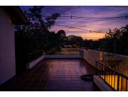 CASA EN VENTA SOBRE AV. FÉLIX BOGADO