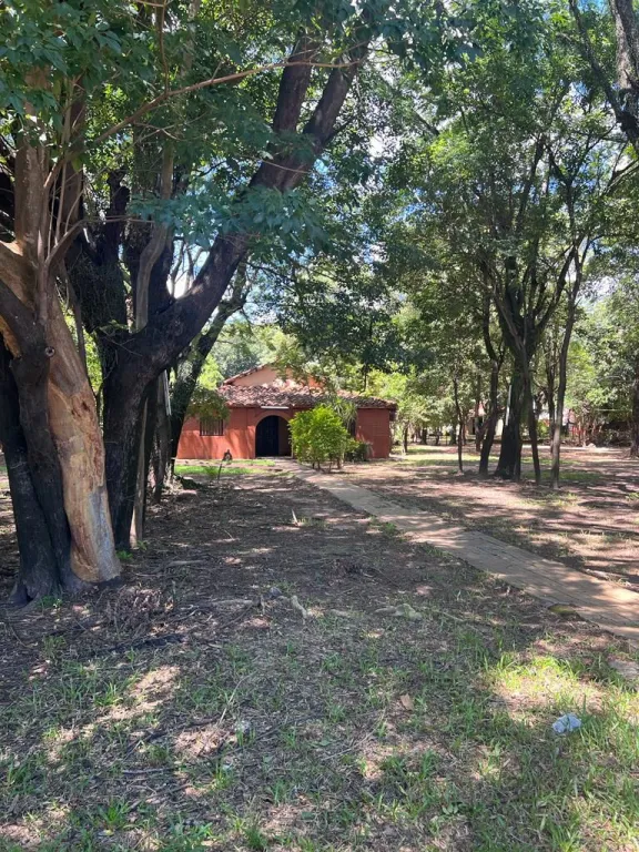 terreno de 4.545 m², con salida calle a calle, ubicado sobre Av. Artigas, en una zona de — foto 2