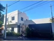 MODERNA CASA EN VENTA ZONA AMERICA CON DORMITORIO EN PLANTA BAJA!!