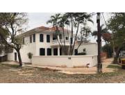 ALQUILO AMPLÍA CASA DE 3 DORM BARRIO JARA ZONA CLUB AMELIANO