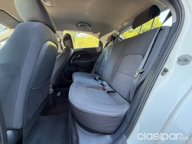 Kia Rio Hatchback 2015 — foto 5