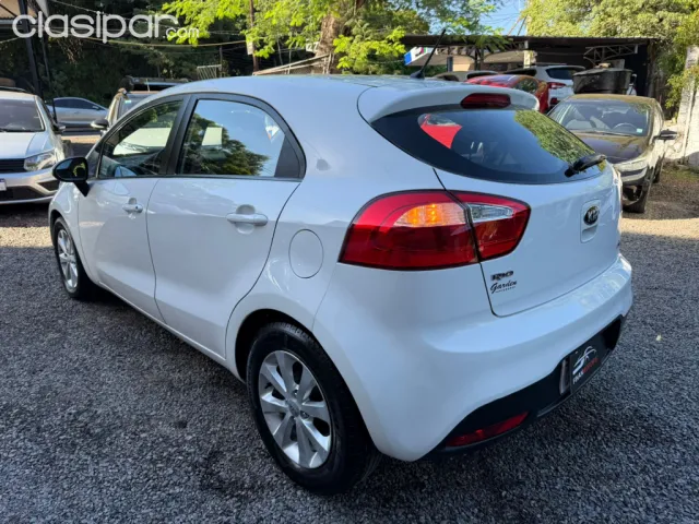 Kia Rio Hatchback 2015 - foto 6