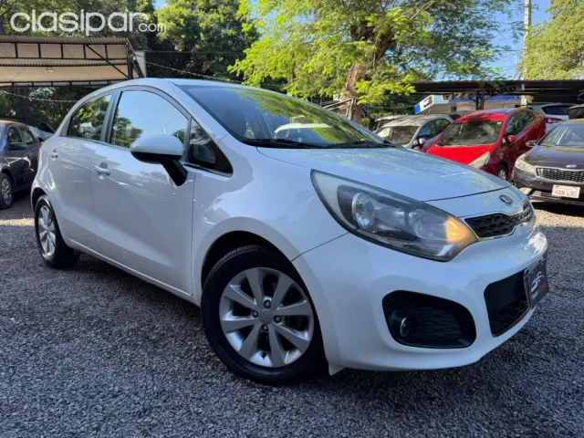 Kia Rio Hatchback 2015 - foto 2