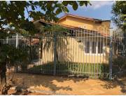 CARMELITAS, VILLA MORRA, EN ESQUINA!! 3 DORMIT, ESCRITORIO, AMPLIOS AMBIENTES, JARDÍN.