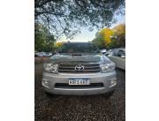 TOYOTA FORTUNER AÑO 2011 UNICO DUEÑO DE TOYOTOSHI