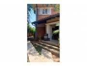 Vendo casa en esquina en Mburucuyá