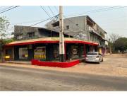 VENDO CASA EN ESQUINA SOBRE LA AVDA FERNANDO DE LA MORA