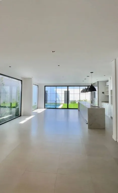 VENDO CASA EN LUQUE ESTILO BRITÁNICO — foto 3